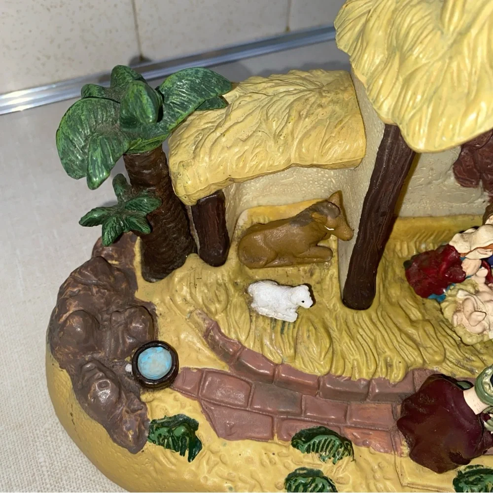 Vintage GEMMY Nativity Scene LIghts-Up & Tells‎ Christmas Story Birth of Jesus